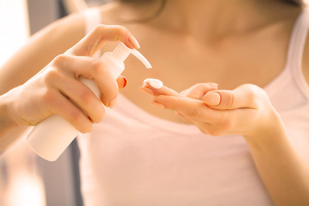 Trattamento locale con crema, lozione e gel per la rosacea