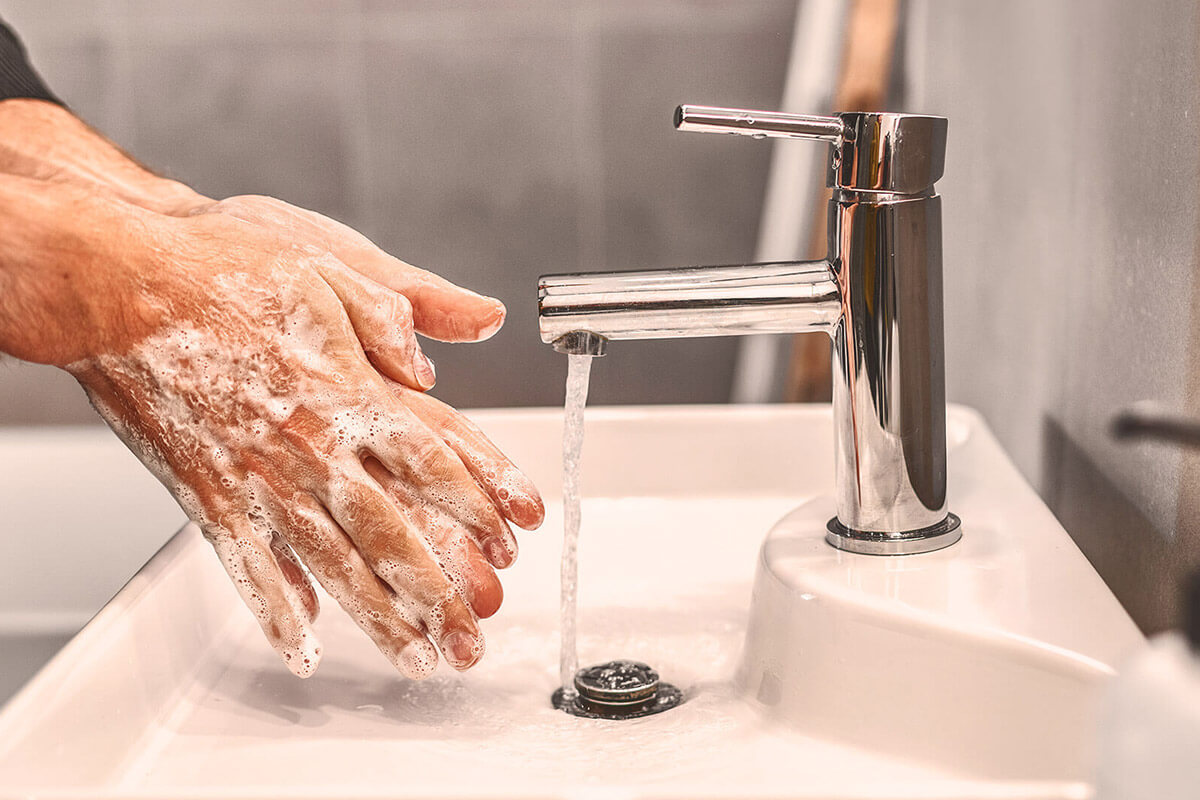 A strong skin flora through regular hand washing